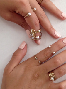 *Mirror Ring with Pearls*